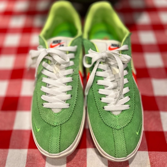 Men’s Nike BRSB Size 11 Limited Colorway Never worn - Picture 1 of 6